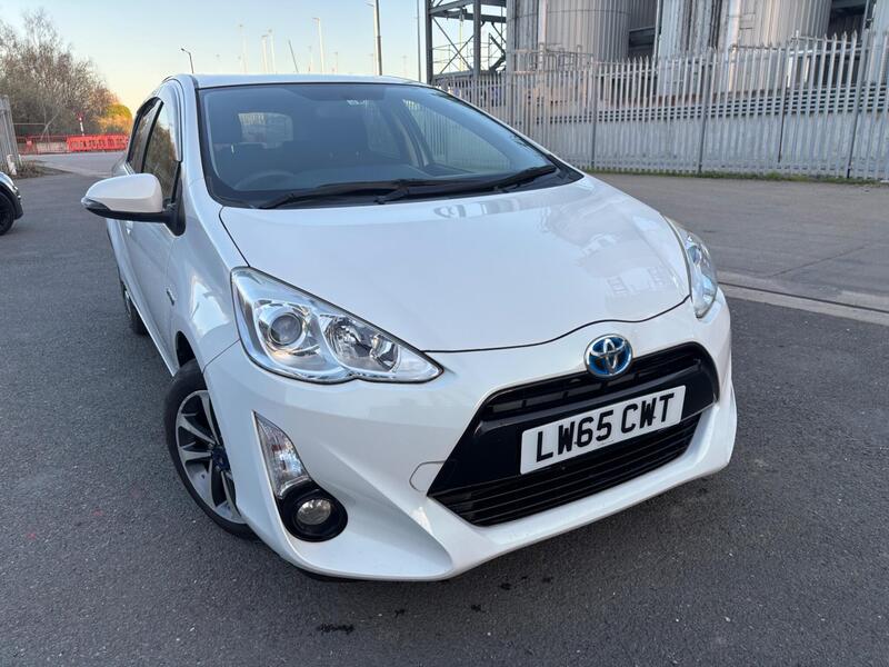 Toyota Aqua 1.5 Hybrid 2015